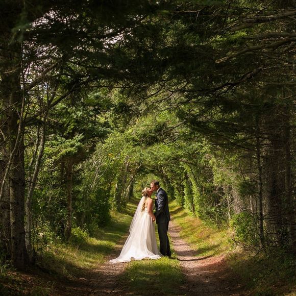 Meet your Posher, Cynthia - Picture 1 of 1